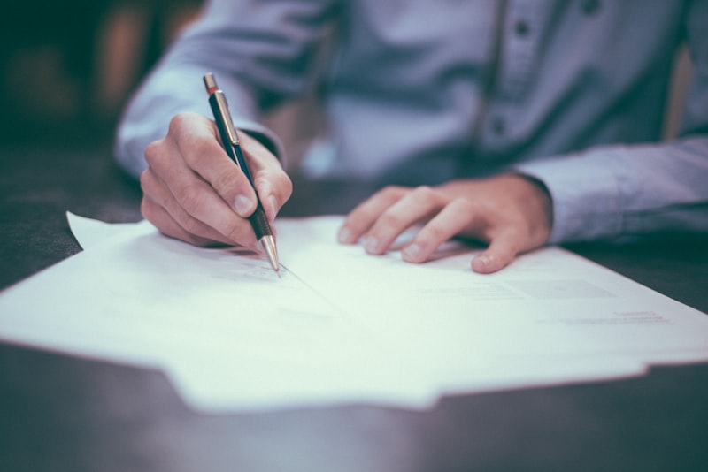 Contrato, escritura e registro de imóvel: entenda cada etapa da compra